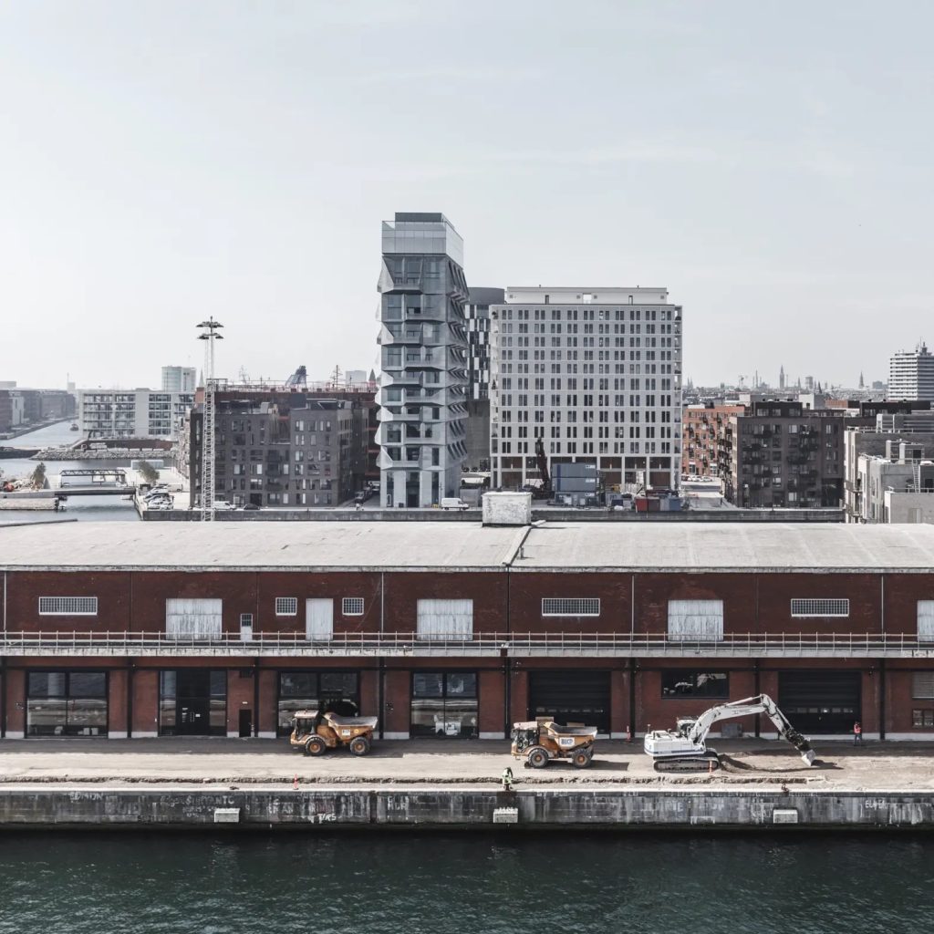 Being Hyper Aware – Cobe