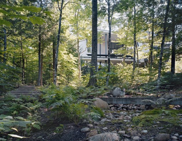 Residence on Horseshoe Lake by MVVA