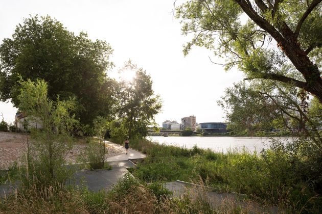 The Embankments of the Îles de Nantes by BASE